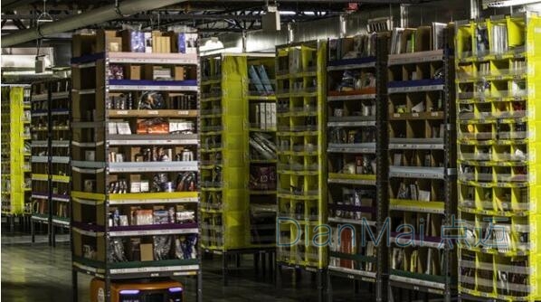 工業倉庫管理現場